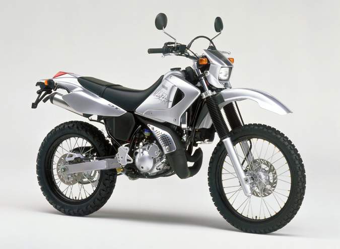Yamaha DT 230